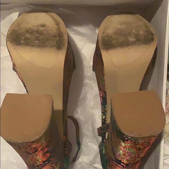 Heels - Picture 4 of 4